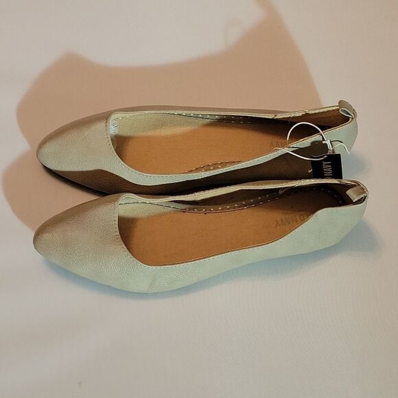 BRAND NEW OLD NAVY POINTED TOE FAUX LEATHER FLAT WOMEN"S SHOE - Picture 9 of 15